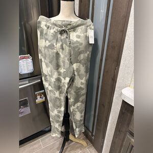 Net Pink Rose Camouflage Jogger Pants
